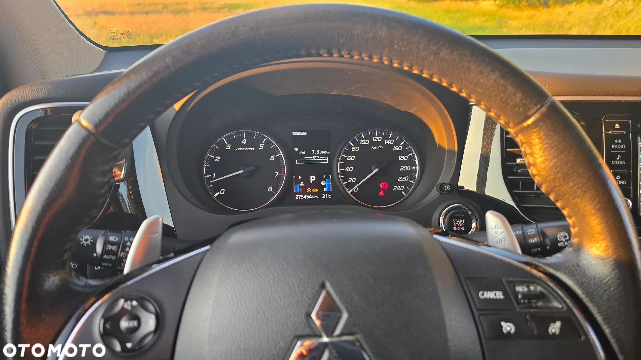 Mitsubishi Outlander 2.0 Instyle + 4WD CVT - 9