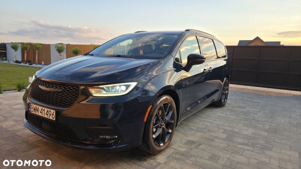 Chrysler Pacifica - 4