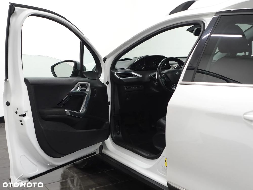 Peugeot 2008 e-HDi FAP 92 ETG6 STOP & START Allure - 16