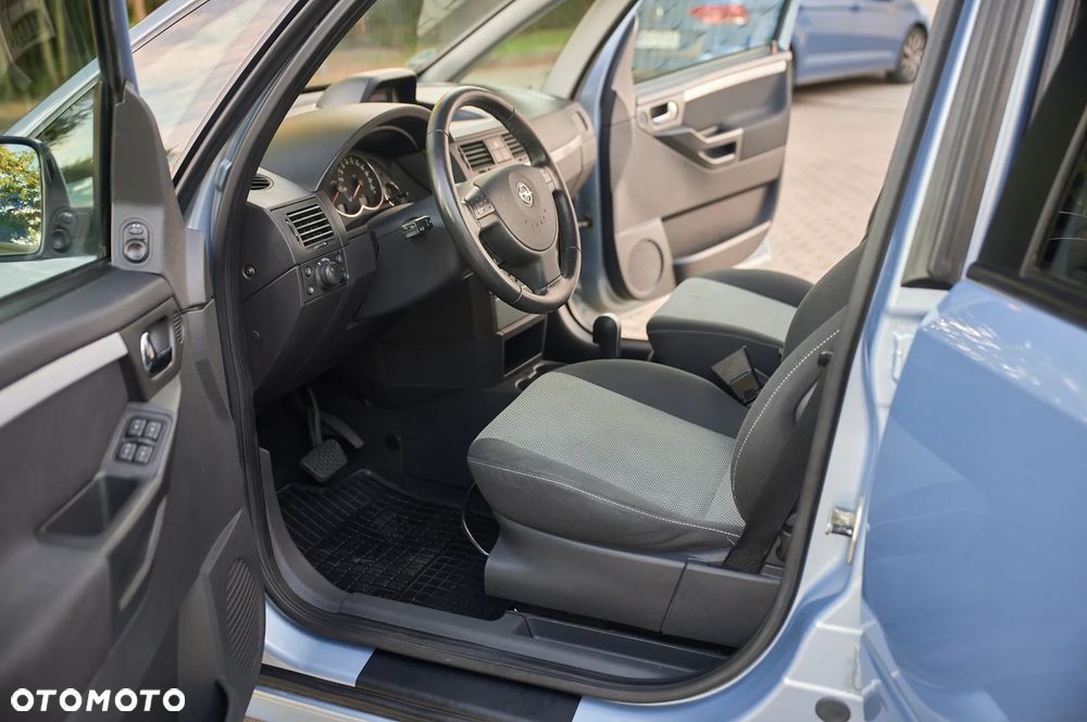 Opel Meriva 1.8 16V Essentia Easytronic - 29