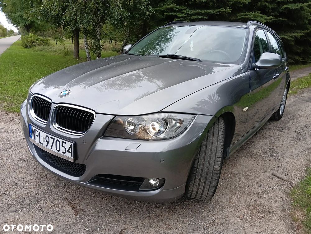 BMW Seria 3 318d DPF Touring - 11