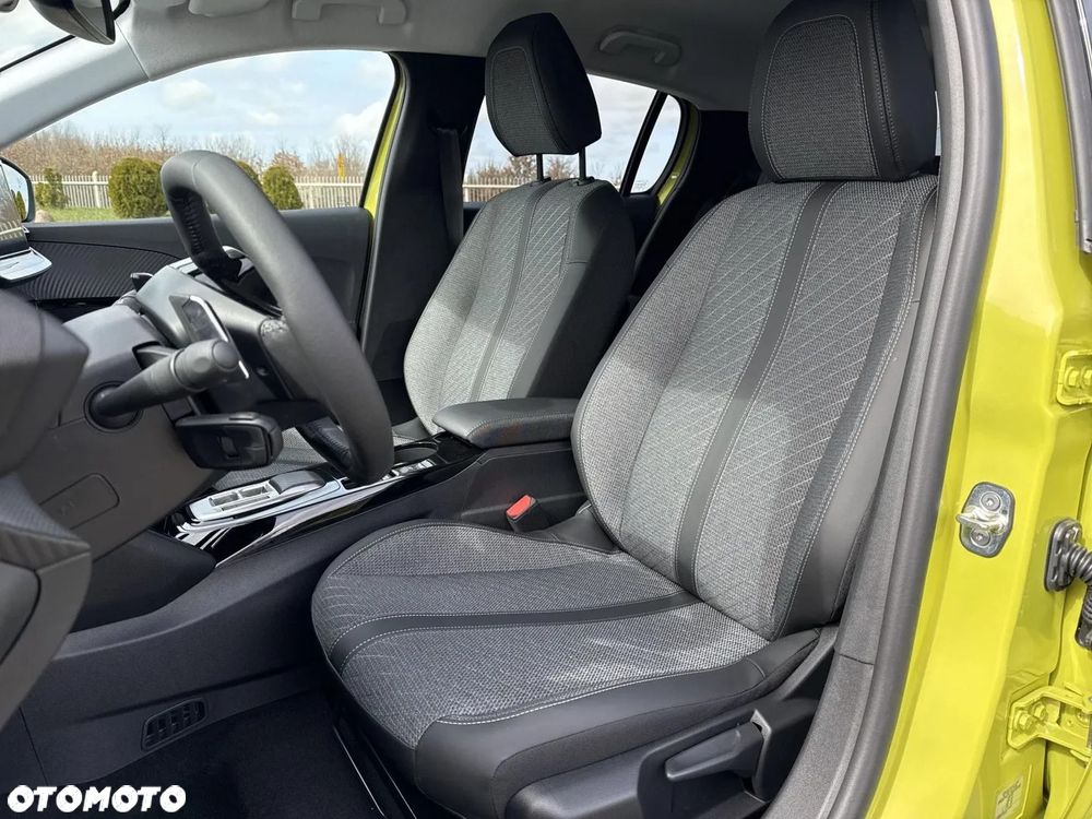 Peugeot 208 1.2 mHEV Allure - 23