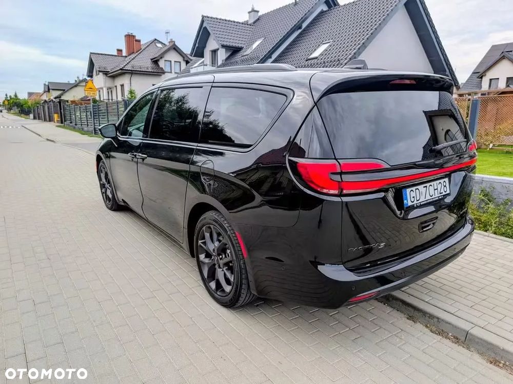 Chrysler Pacifica - 2