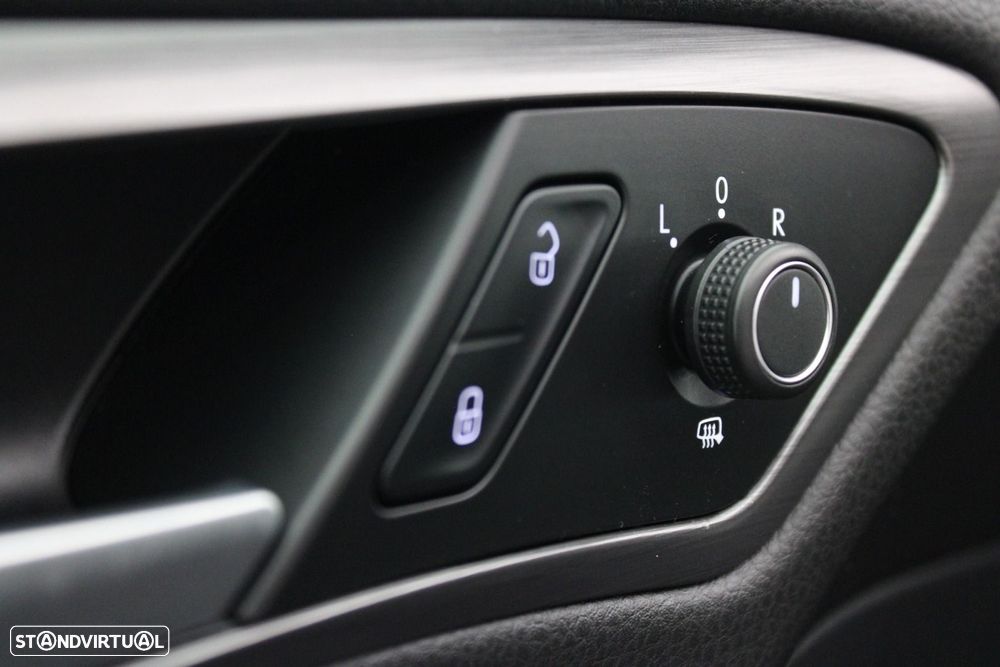 VW Golf Variant 1.6 TDi Confortline - 27