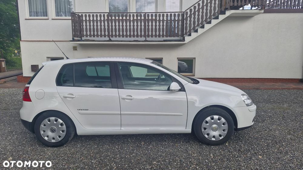 Volkswagen Golf - 6