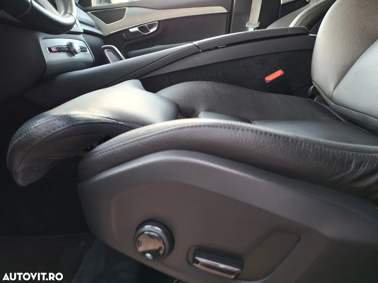 Volvo XC 90 B5 MHEV AWD 7 locuri Momentum - 22