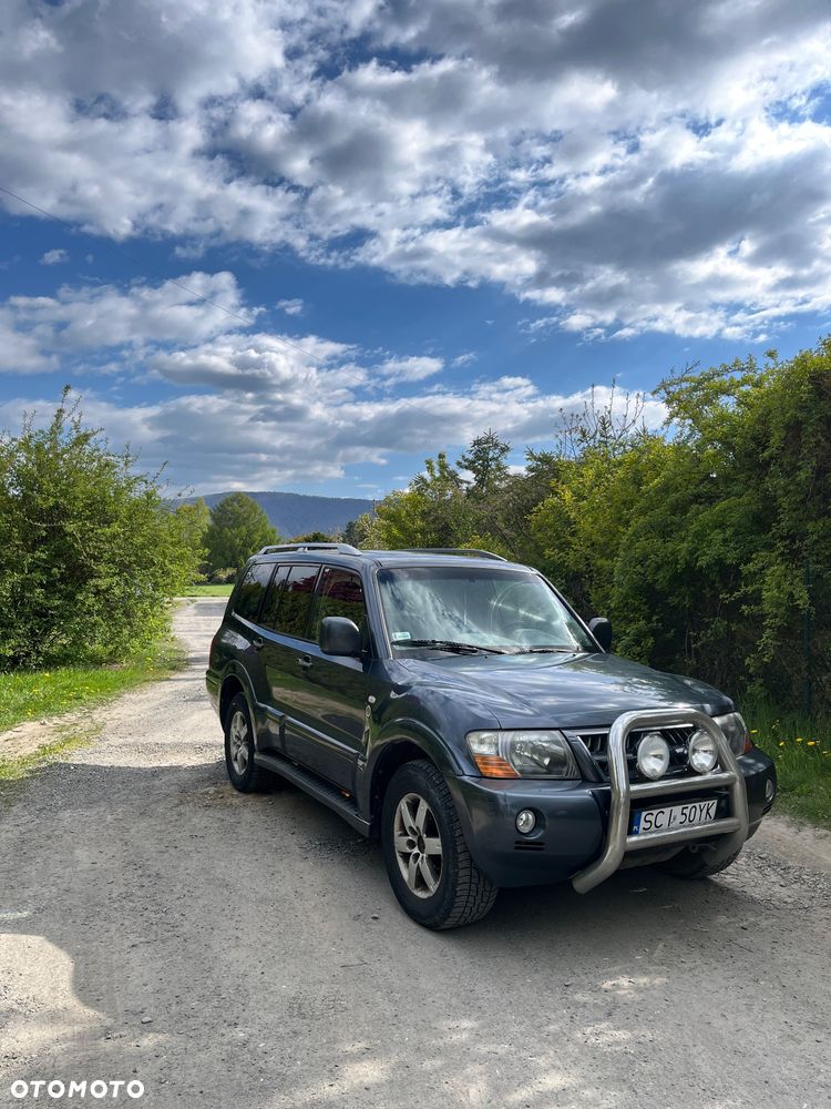 Mitsubishi Pajero - 2