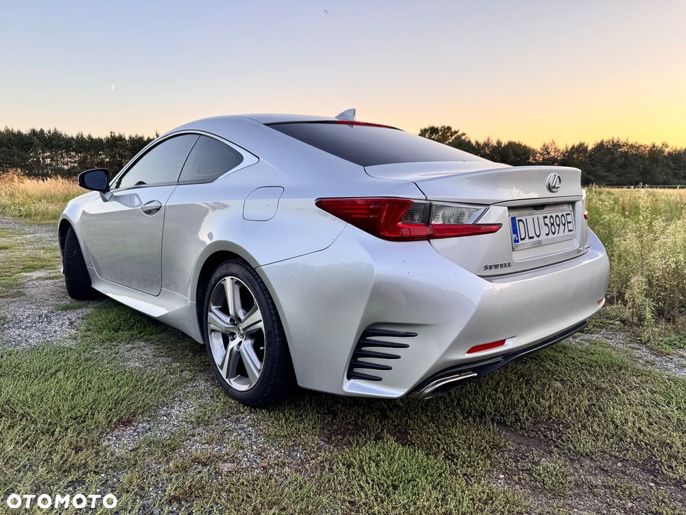 Lexus RC - 10