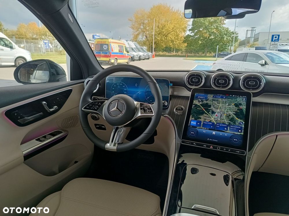 Mercedes-Benz GLC - 12