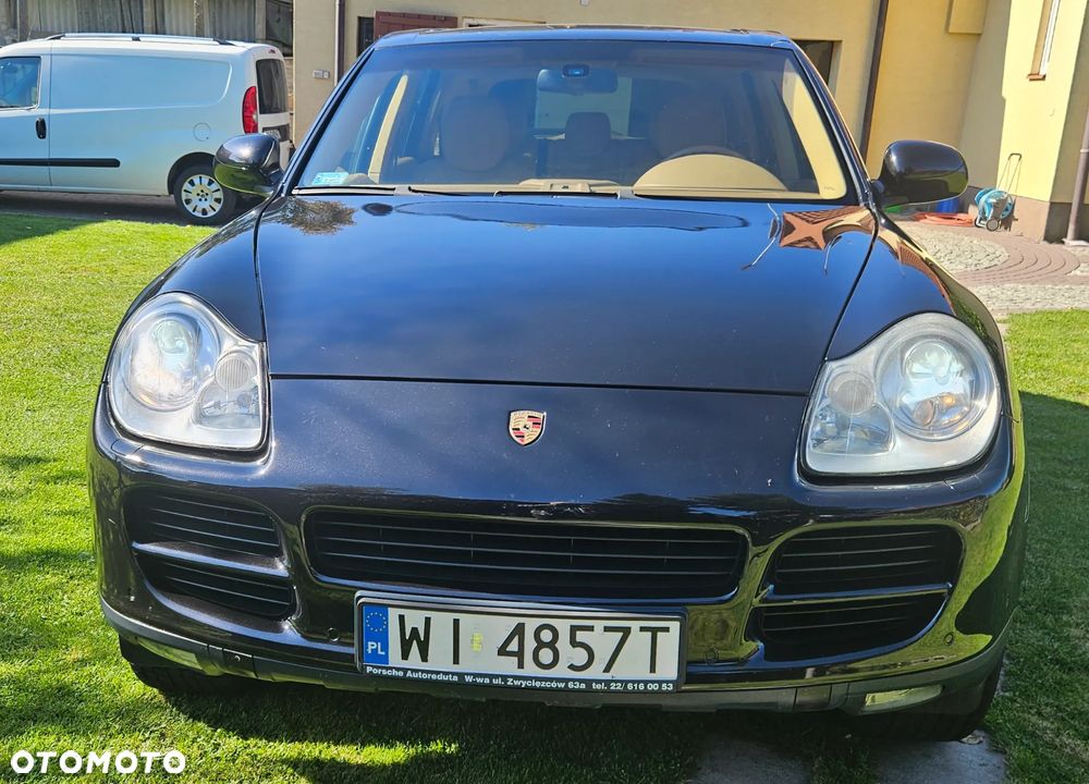 Porsche Cayenne Standard - 2