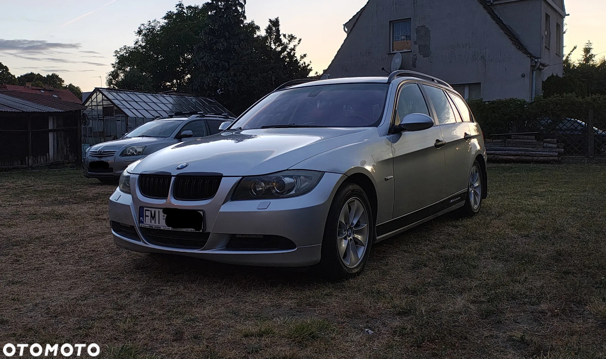 BMW Seria 3 320i Touring - 2