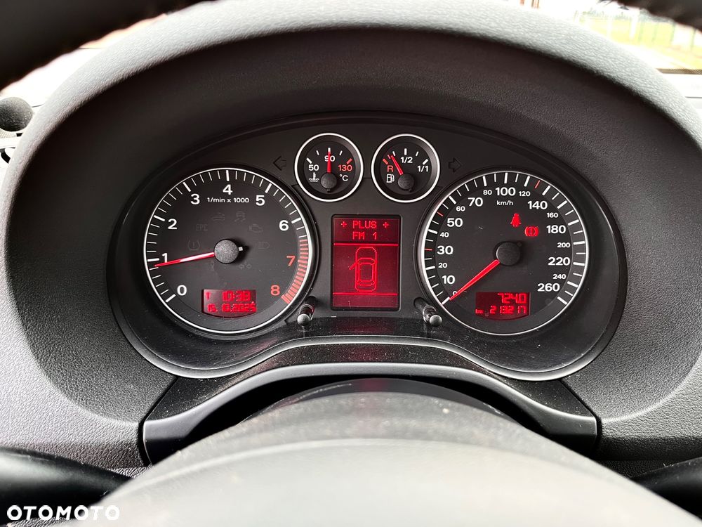 Audi A3 Sportback 1.6 S line Sportpaket plus - 22