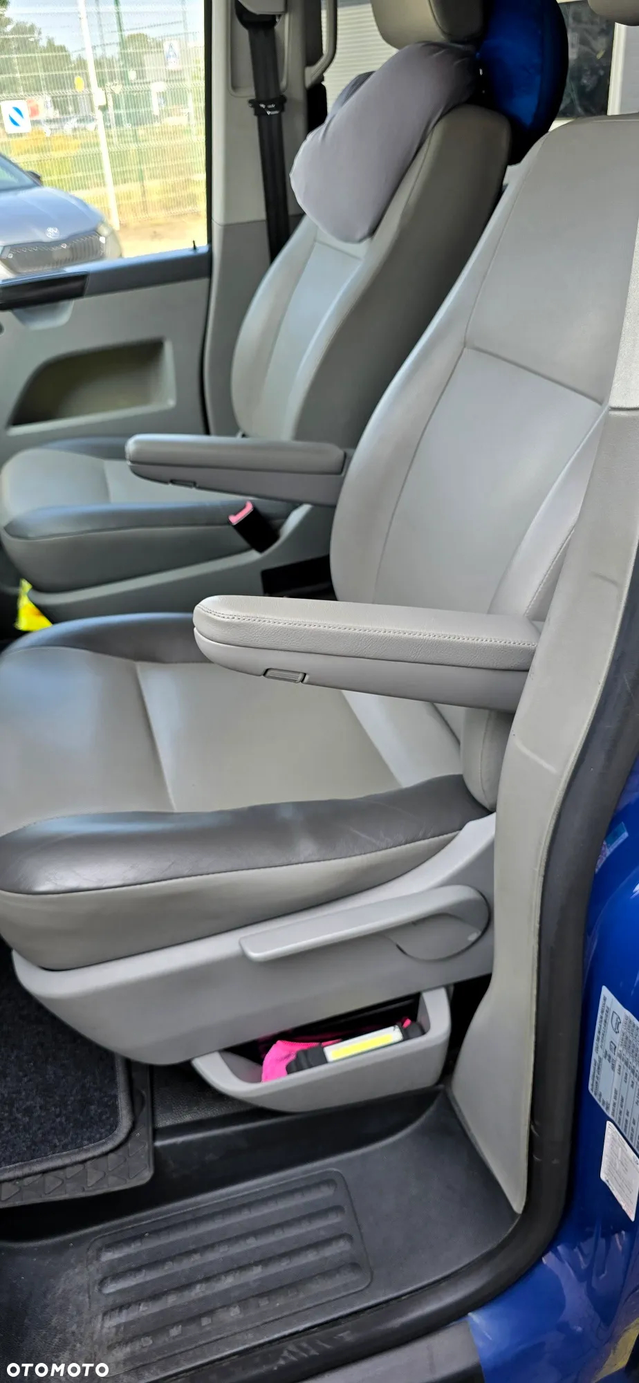 Volkswagen Caravelle - 12
