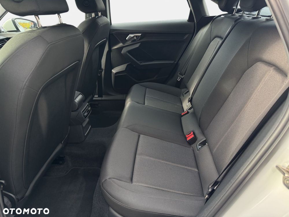 Audi A3 Limousine 35 TFSI mHEV S tronic - 29