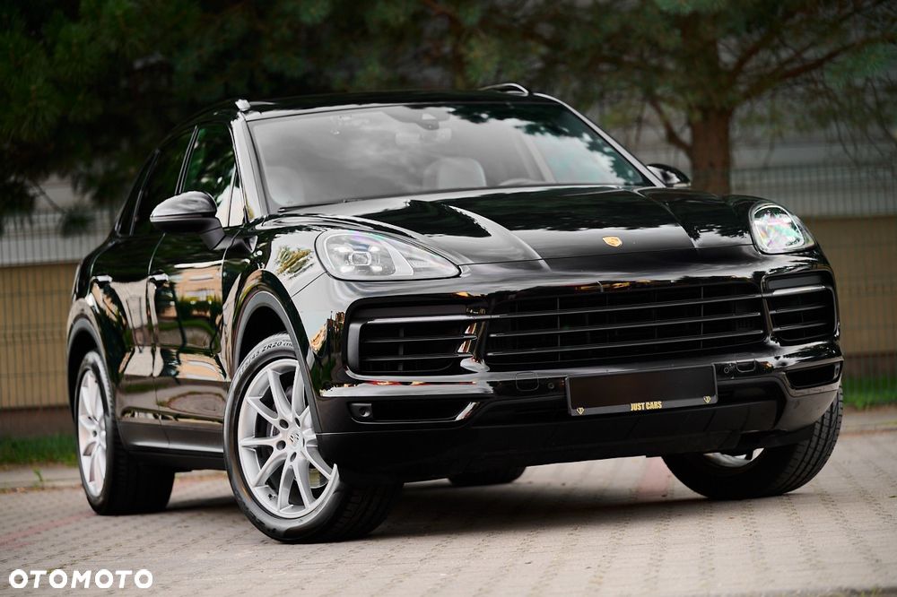 Porsche Cayenne - 1