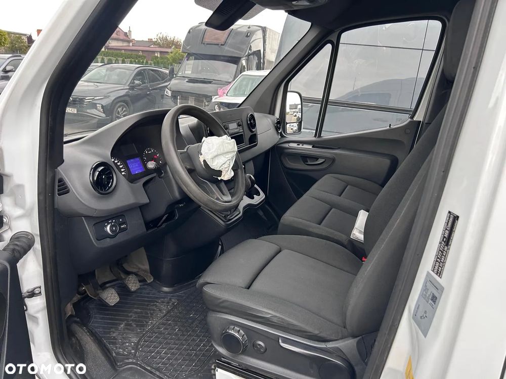 Mercedes-Benz Sprinter - 7