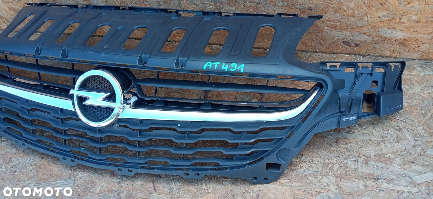 OPEL CORSA E 14- ATRAPA KRATKA GRILL ZDERZAKA PRZEDNIEGO CHROM 39003576 - 2