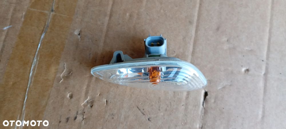 Kierunkowskaz kierunek prawy błotnika Kia Picanto III 92304-G6 - 2