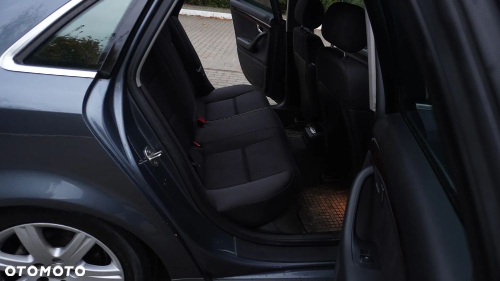 Audi A4 Limousine - 20