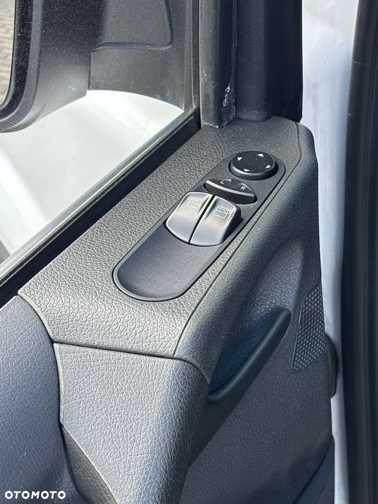 Mercedes-Benz VITO - 25