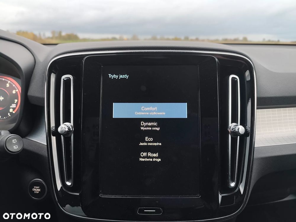 Volvo XC 40 T3 Momentum - 16