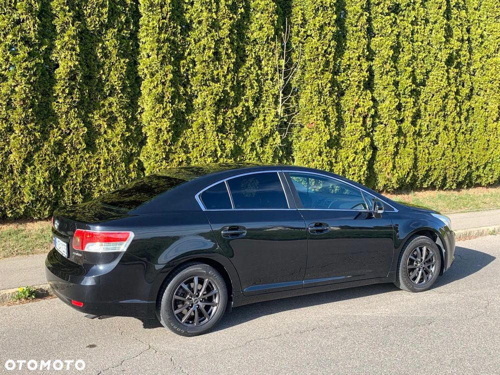 Toyota Avensis 1.8 Active - 18