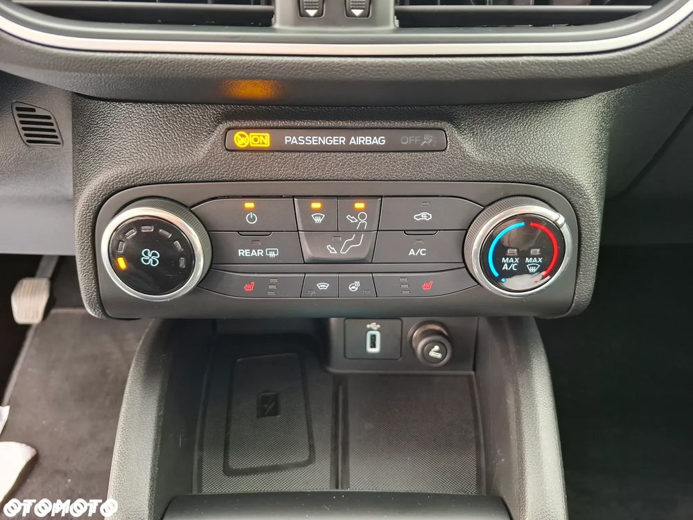 Ford Focus SW 2.0 EcoBlue Titanium - 20