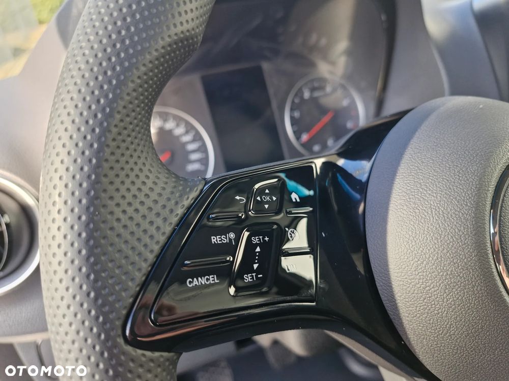 Mercedes-Benz Sprinter - 10