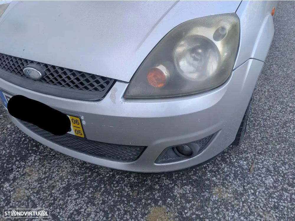 Ford Fiesta 1.4 TDCI Ambiente — fotografia 5