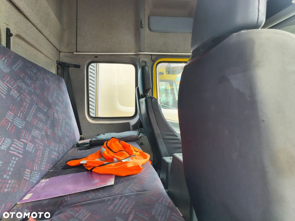 Kabina Mercedes Atego I - 8