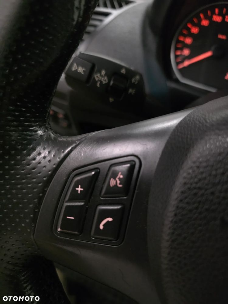 BMW Seria 1 120d - 14