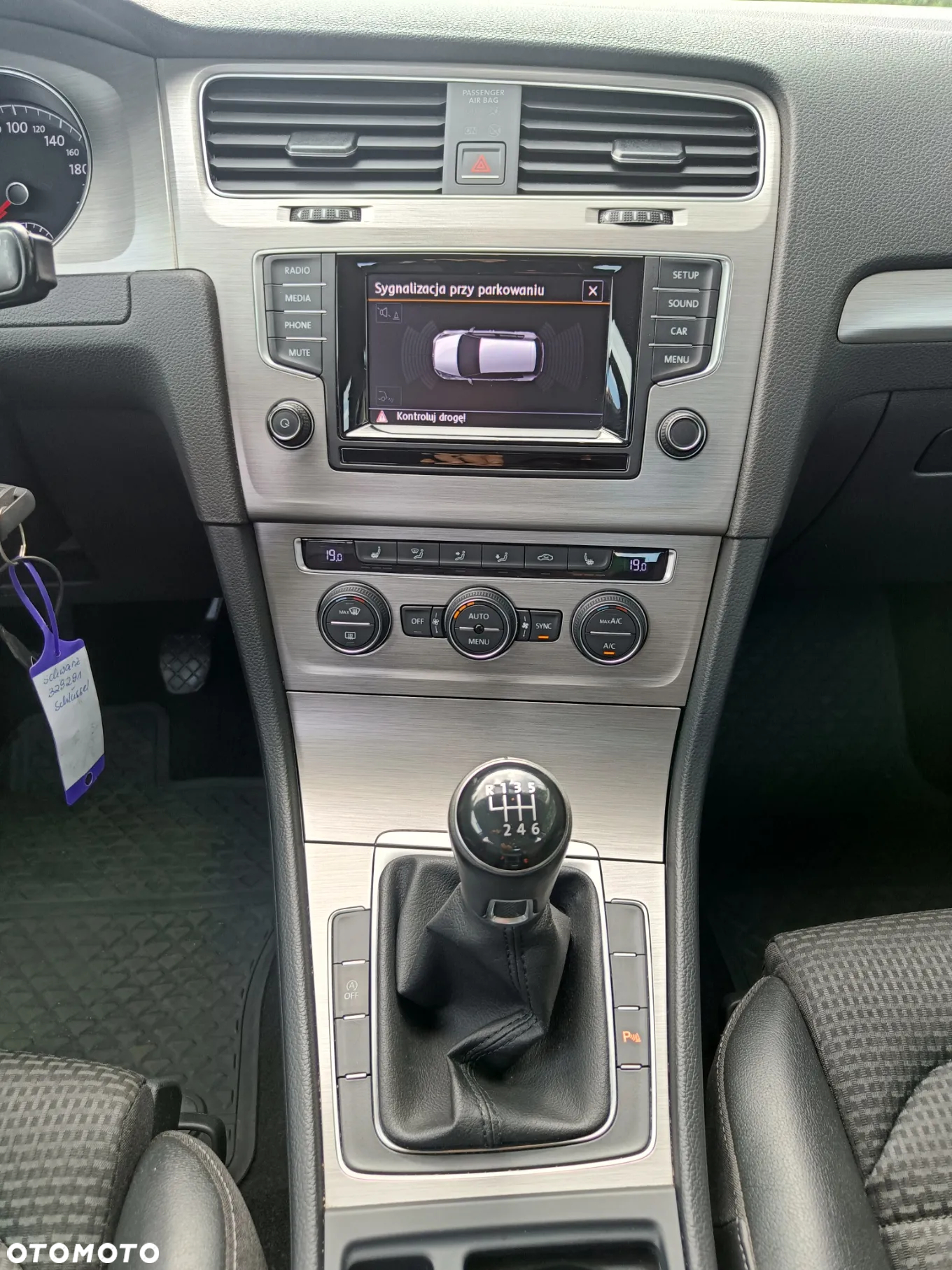 Volkswagen Golf - 25