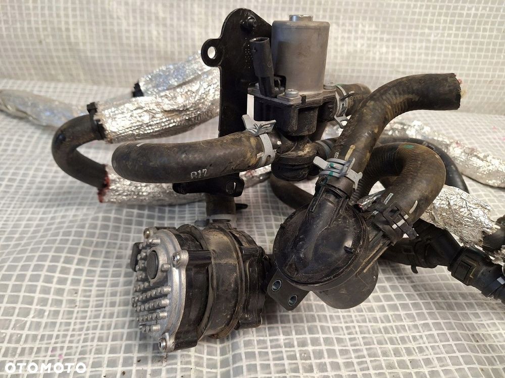 pompa wody volvo lynk  co lynkco 01 1.5 phev 8888778210 demontaz orginal - 9