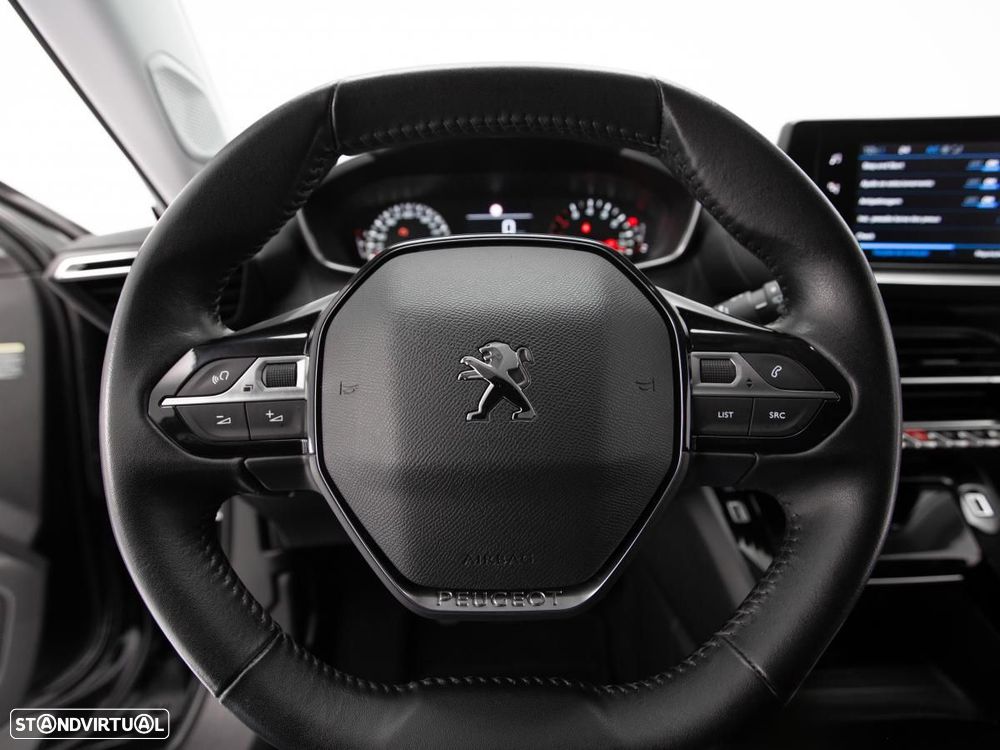 Peugeot 2008 1.5 BlueHDi Allure — fotografia 13