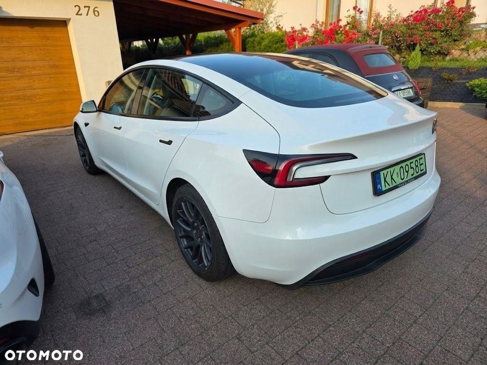 Tesla Model 3 - 5