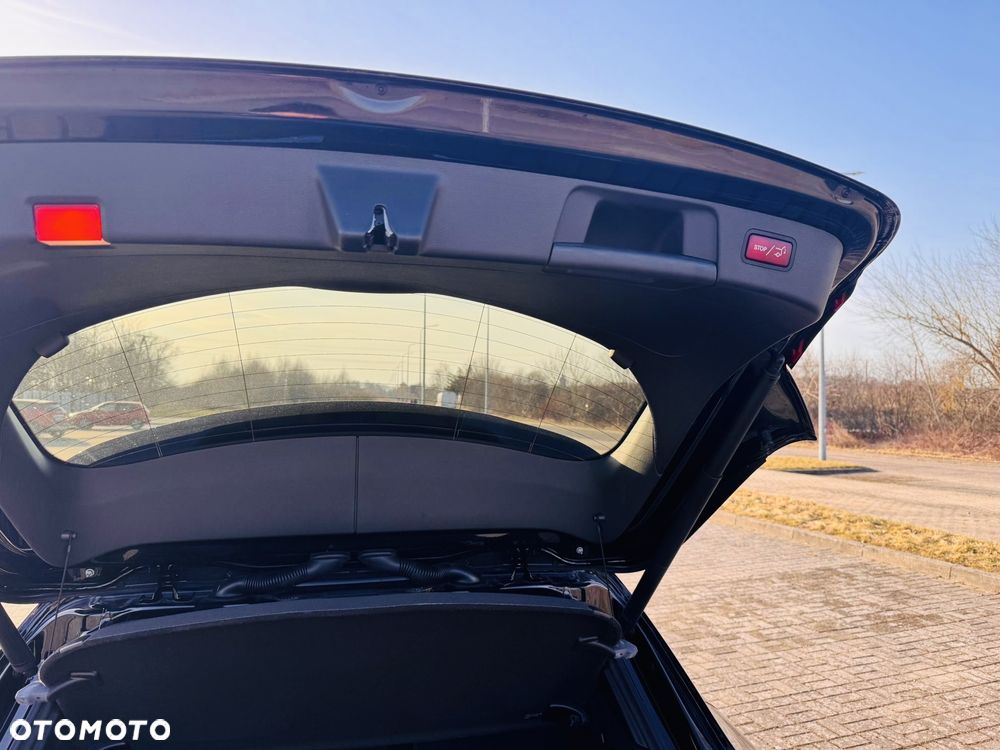 Mercedes-Benz GLA 250 7G-DCT Style - 11