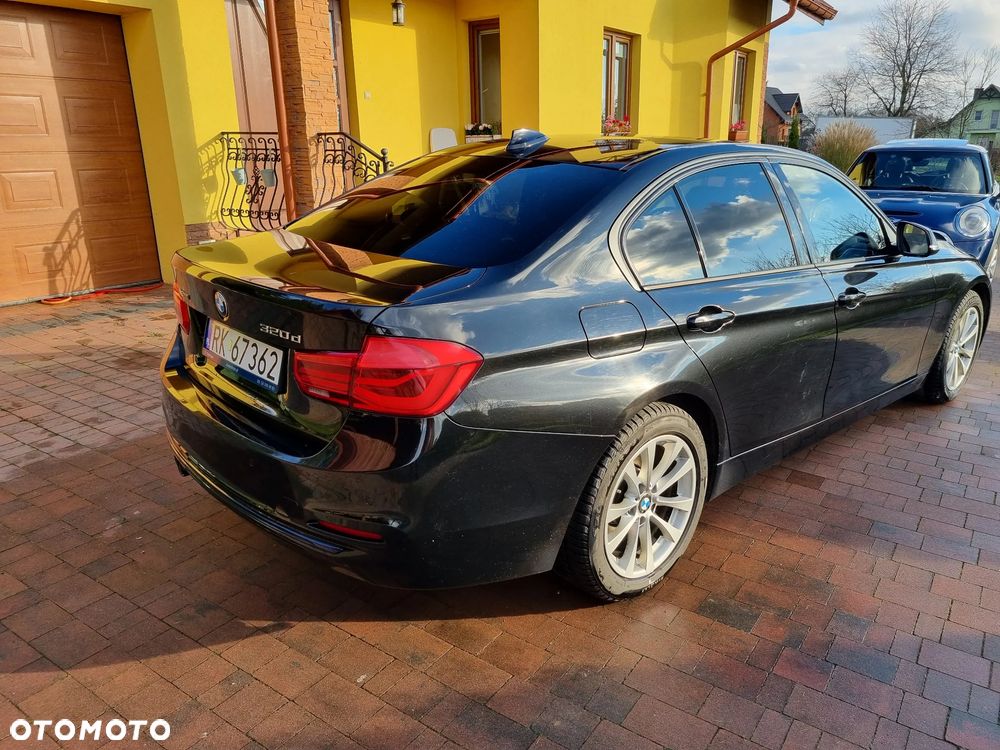 BMW Seria 3 320d xDrive Sport Line - 3