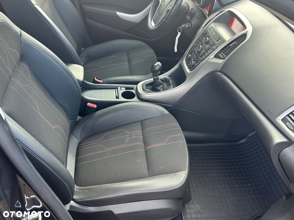 Opel Astra 1.4 Turbo 150 Jahre - 31