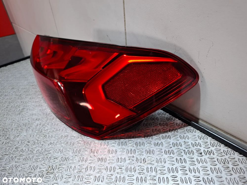 Lampa LED w błotnik prawy tył Audi A3 (sedan)  R 2022 nr 8Y0945208 - 2