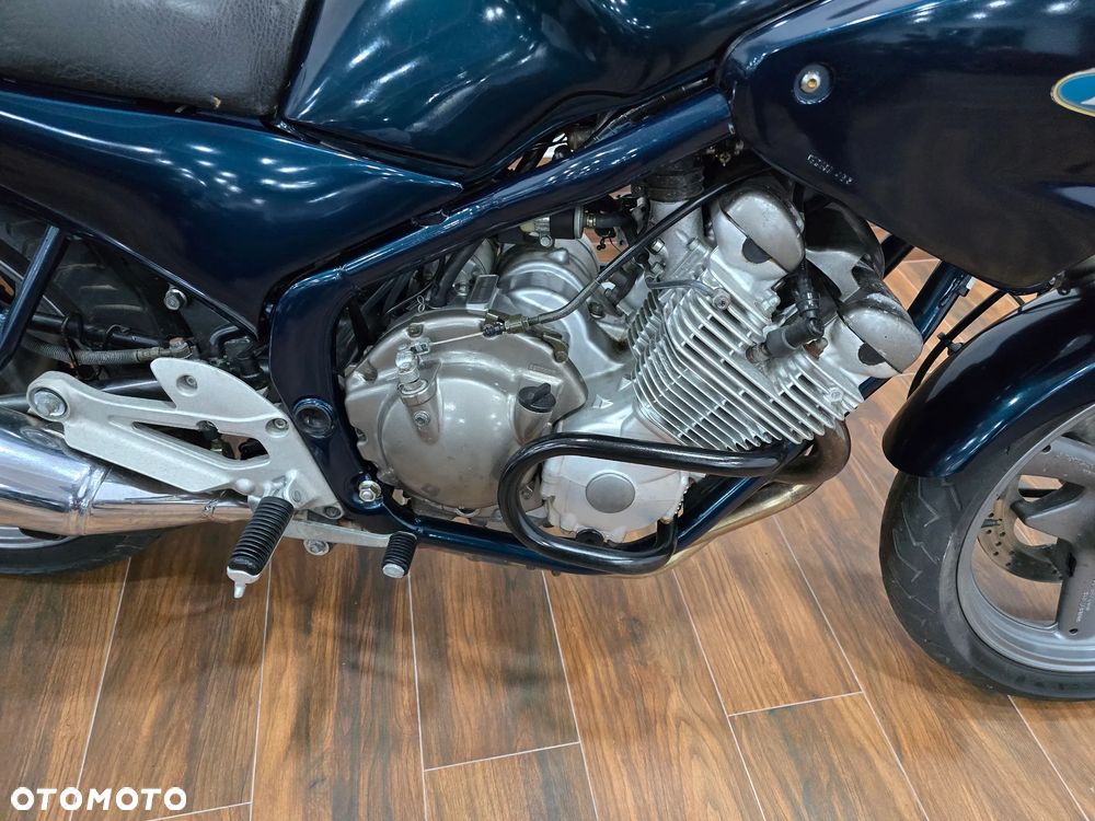 Yamaha XJ - 24