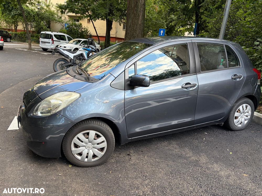 Toyota Yaris 1.0 - 7