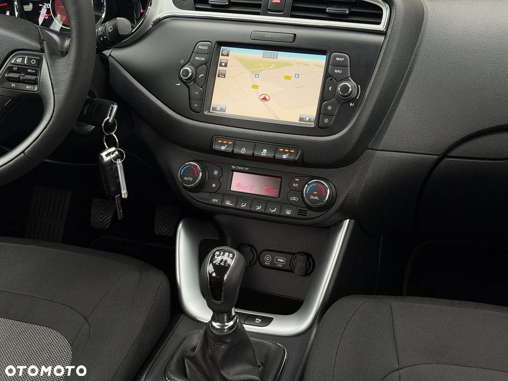 Kia Ceed 1.6 GDI Dream-Team Edition - 32