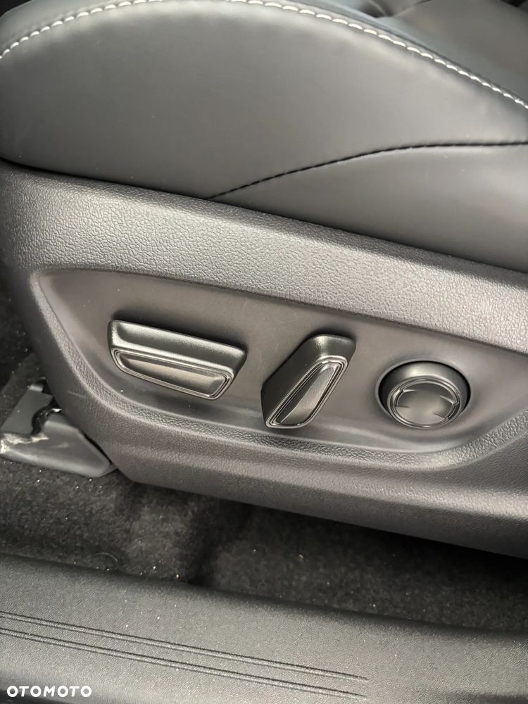 Toyota bZ4X 73.1kWh 4x4 Executive - 12