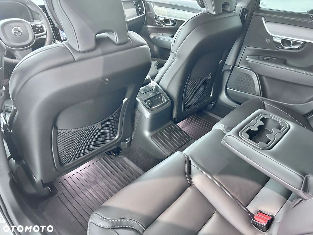 Volvo V90 T6 AWD Plug-In Hybrid Plus Dark - 15