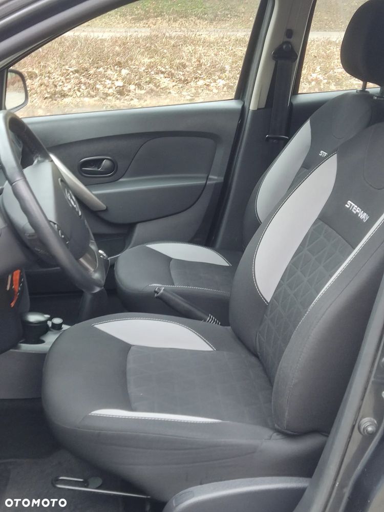 Dacia Sandero Stepway TCe 90 (S&S) Celebration - 14