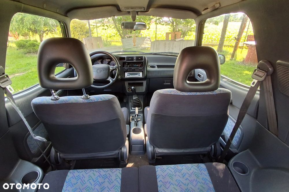 Toyota RAV4 2.0 - 19