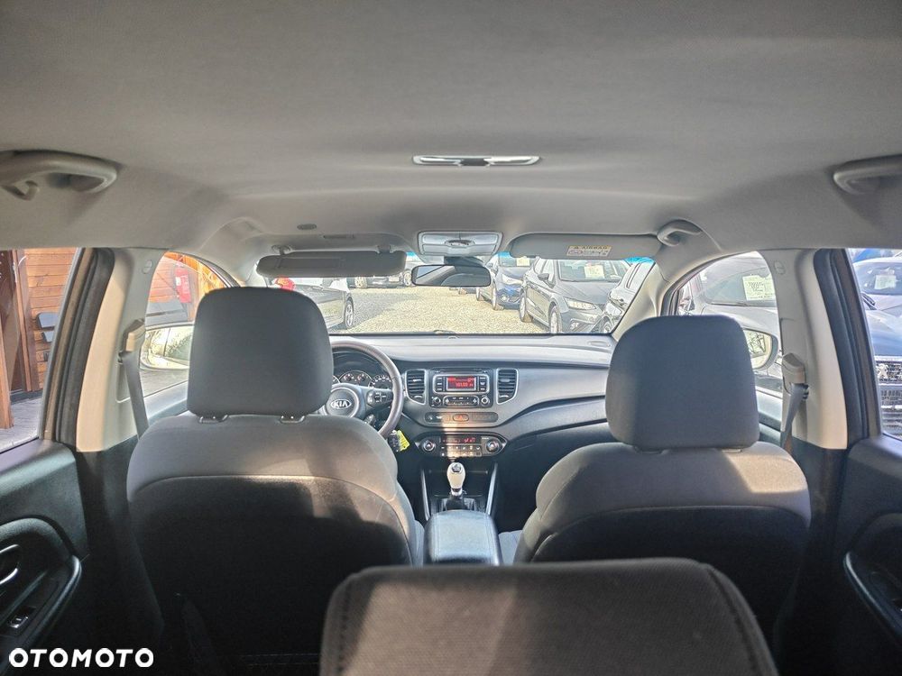 Kia Carens - 17