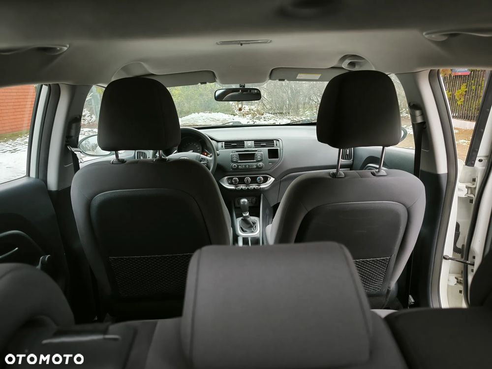 Kia Rio 1.1 CRDI Attract - 36