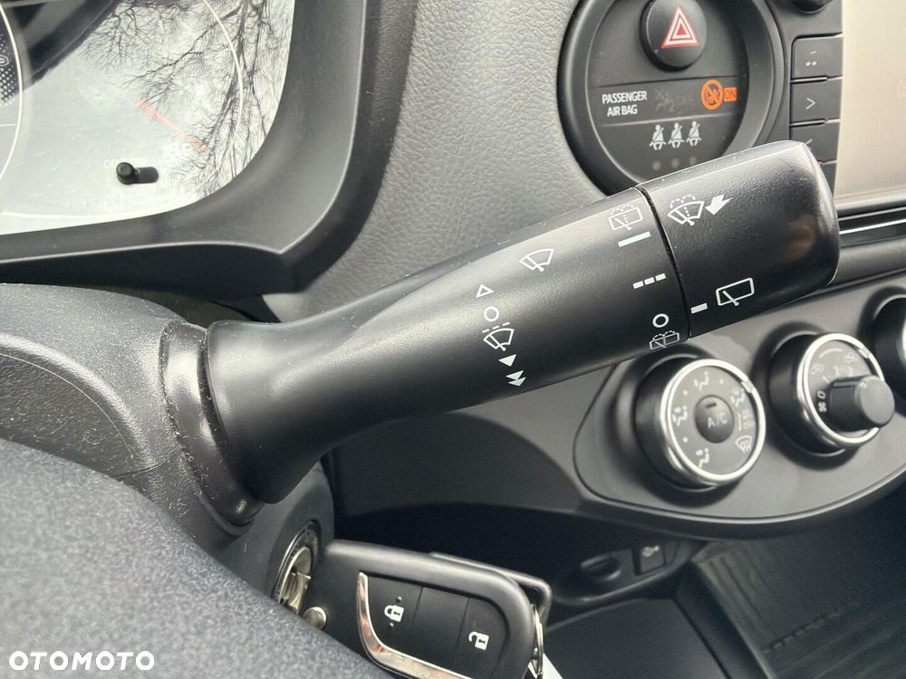 Toyota Yaris - 22