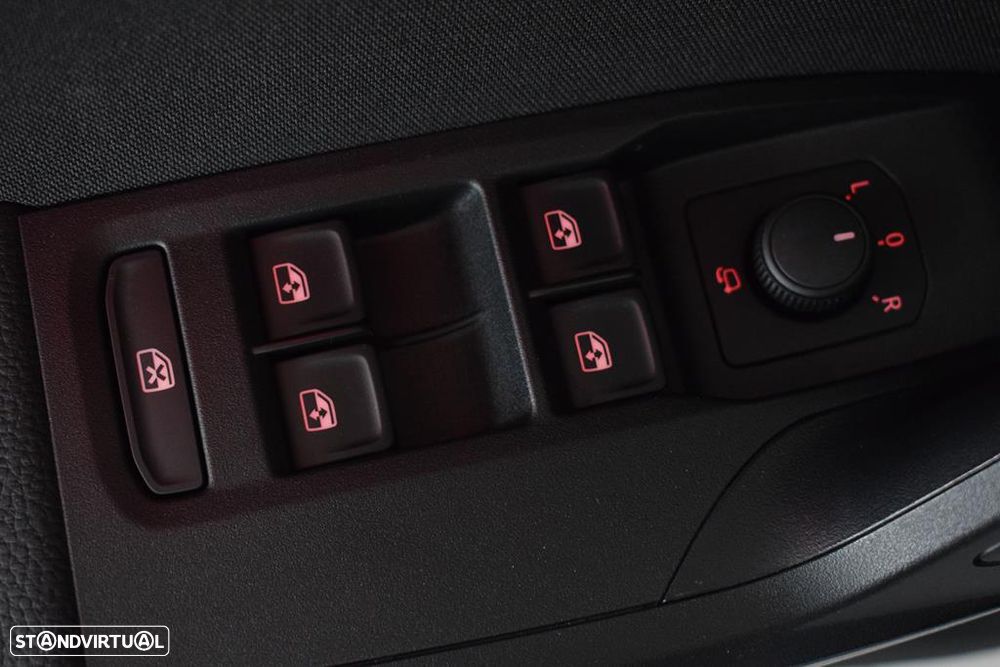 SEAT Arona 1.0 TSI FR - 9